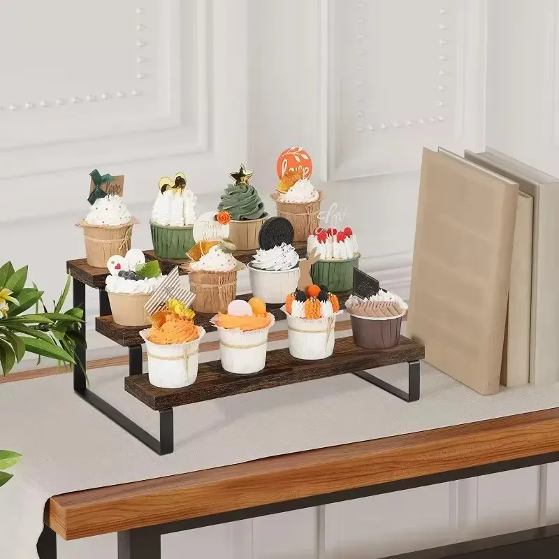 حامل خشبي ثلاثي الطبقات لعرض ا - مراجعة Cupcake Stand Tier وسعره